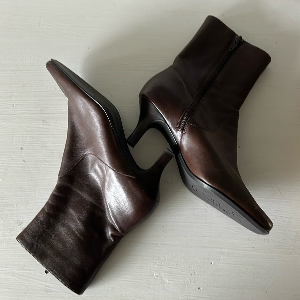 Circa Joan & David brown leather booties. Size 7